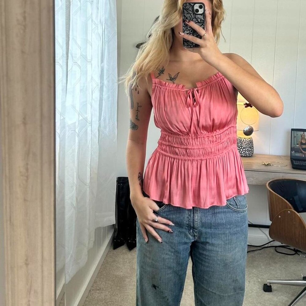Vintage Y2K Ryegrass bright coral pink tiered ruffled tank top 🩷